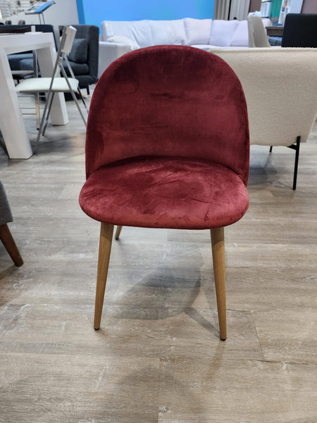 ZOMBA Floor Model Accent Chair